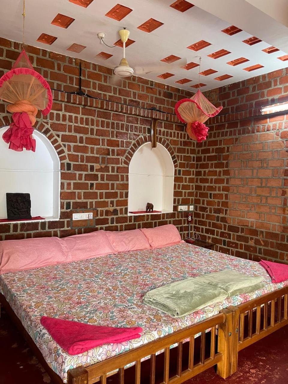 Ashtamudivillas Колам Екстериор снимка
